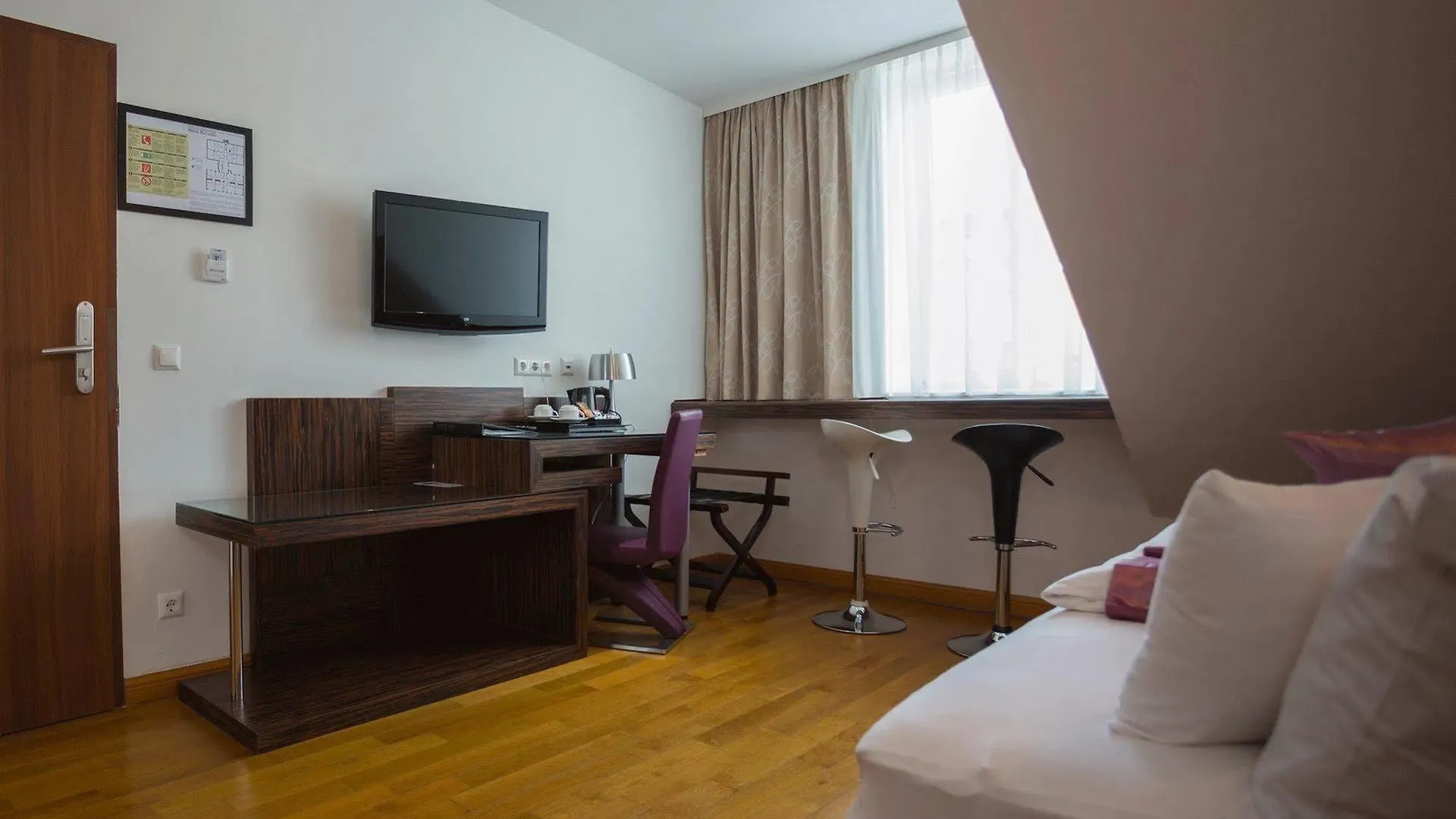 Best Western Plus Hotel Arcadia Vienna 4*,