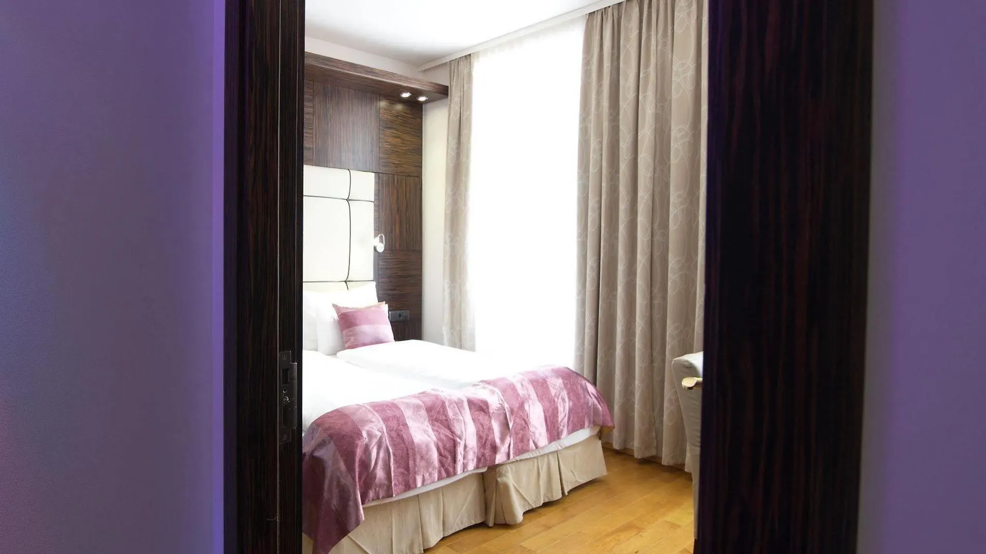 Best Western Plus Hotel Arcadia Vienna 4*,