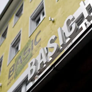 Basic 3*, Innsbruck Österrike