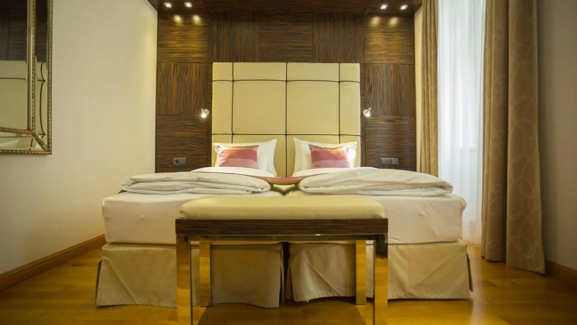 Best Western Plus Hotel Arcadia contacts